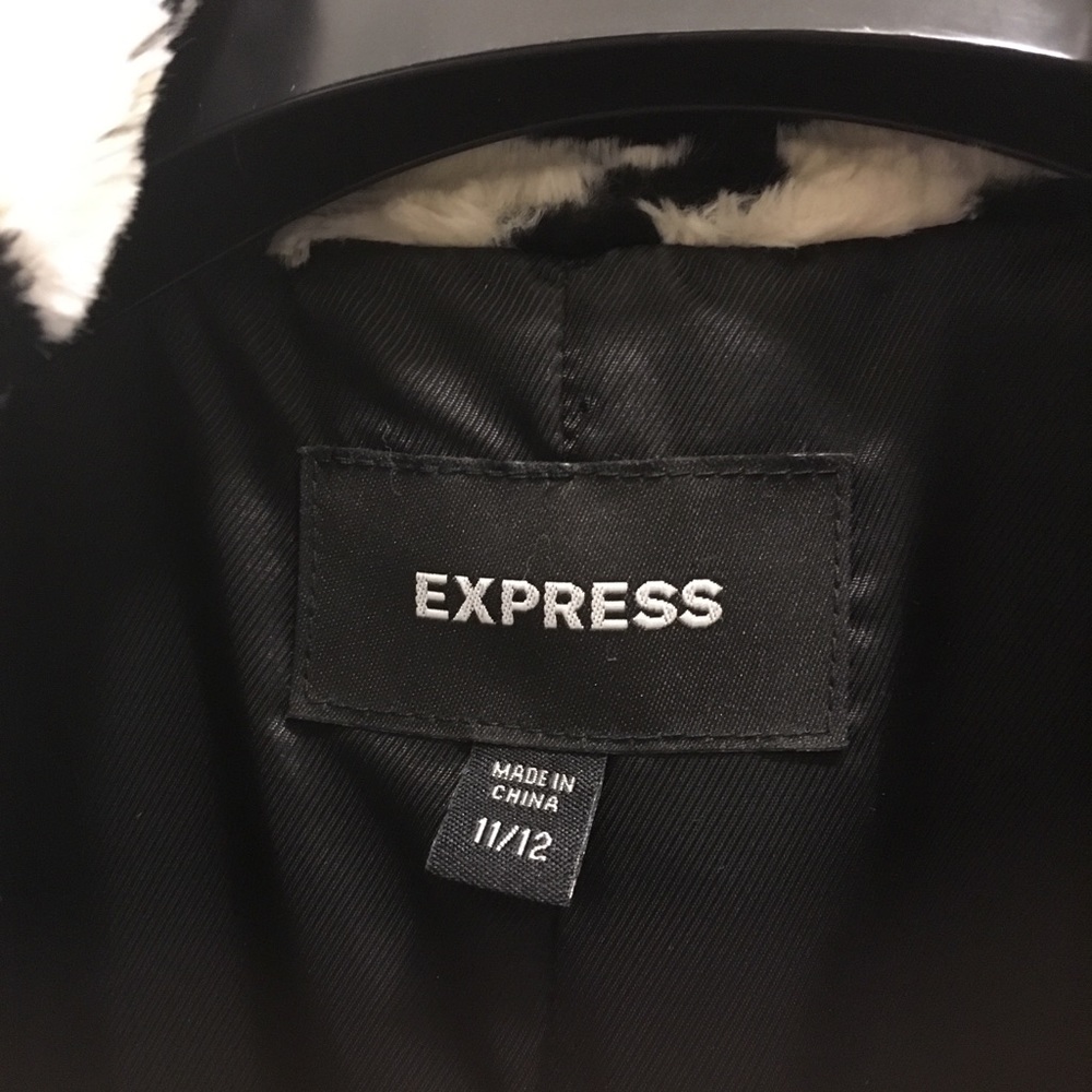 EXPRESS COAT